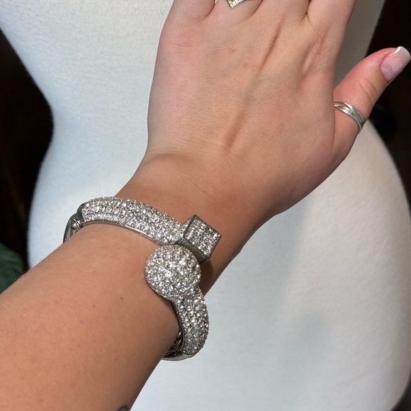 Silver rhinestone bracelet very sparkly hinged bangle - Picture 2 of 4